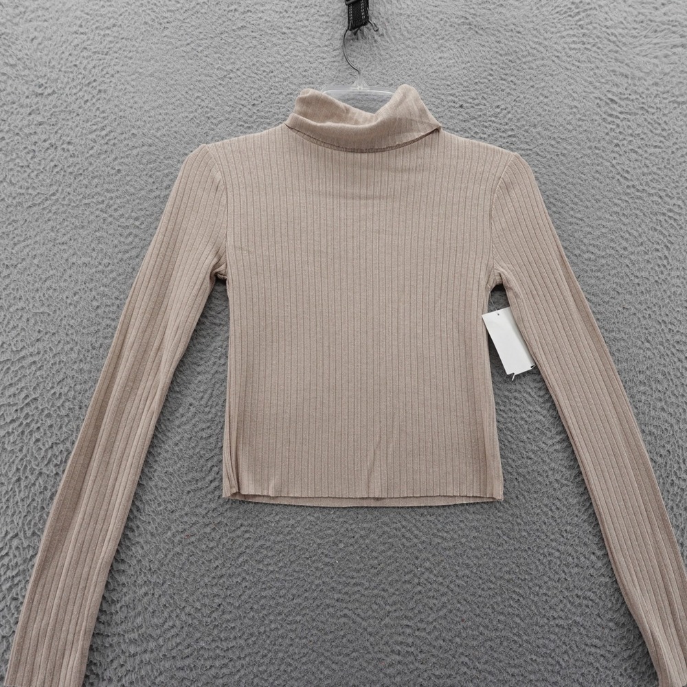 Urban Social Ribbed Knit Turtleneck Long Sleeve Cropped Top Beige Small NEW - Picture 3 of 11